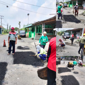 Dinas PUPR Tulungagung Tambal Jalan Berlubang Desa Bukur, Kecamatan Sumbergempol untuk Keselamatan Pengguna Jalan